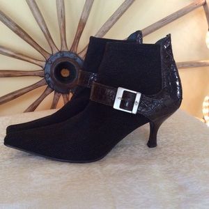 DONALD J PLINER herringbone brown pointed booties